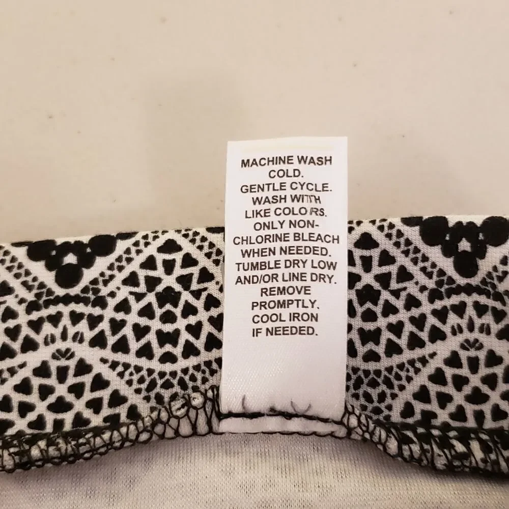 Cato stretchy midi black/ white skirt size large